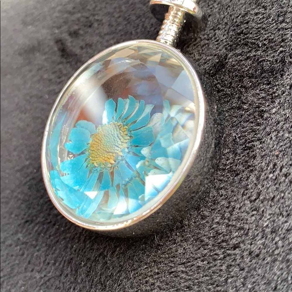 🎃 Necklace encased blue flower - Picture 2 of 4